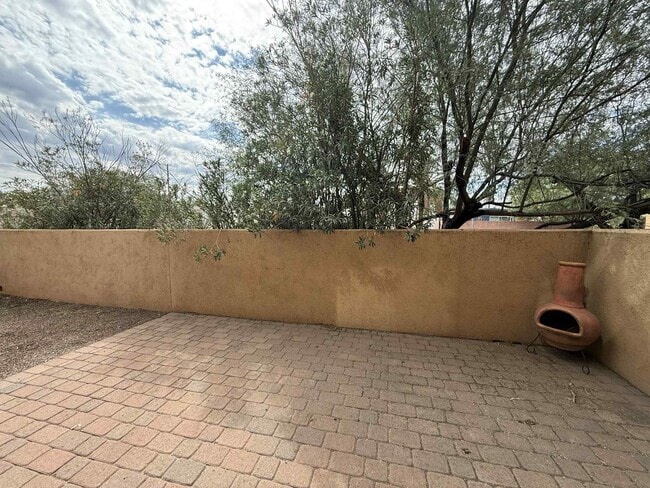 Building Photo - 500 N Forgeus Ave