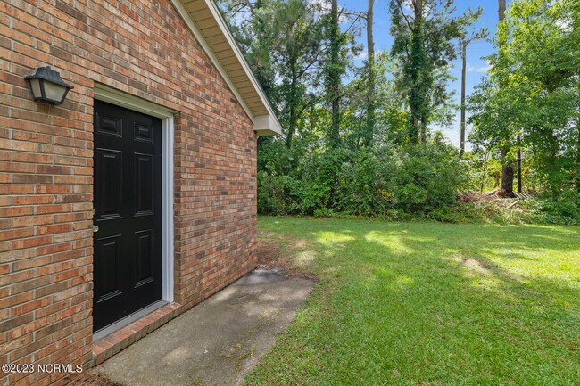 Building Photo - 111 Windsor Ct