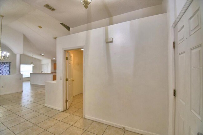 Building Photo - 662 Basingstoke Ct