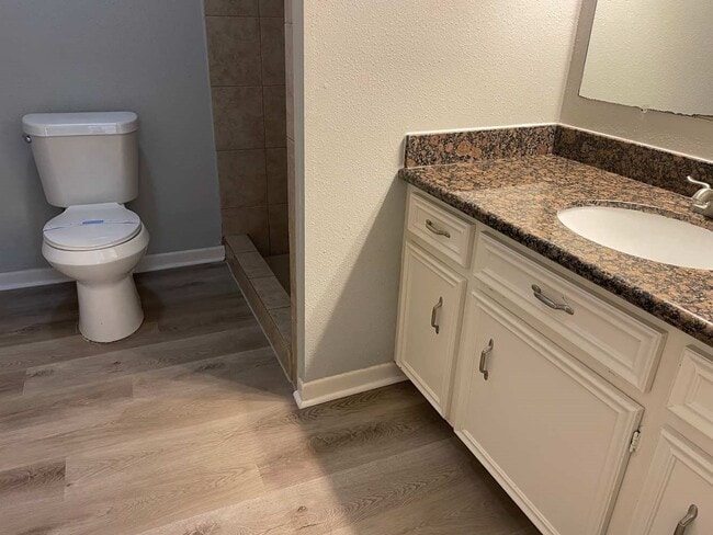 Building Photo - 2306 Cambridge Ct N