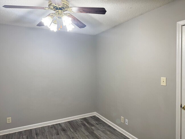 Building Photo - Cathedral Ceiling for a big open feel!