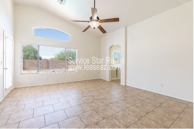 Building Photo - 8414 S 48th Ln