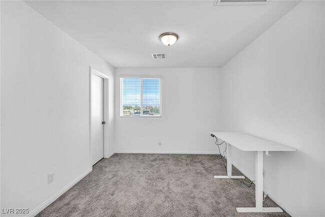 Building Photo - 4054 E Tonopah Ave