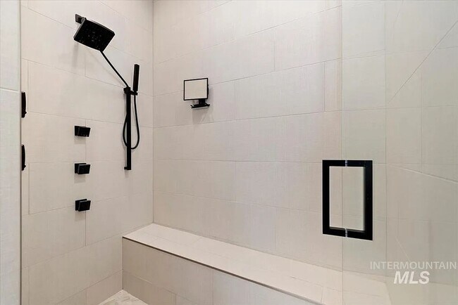 Building Photo - Stunning 4 Bedroom Home in The Shores | Luxury Meets Every Day Comfort