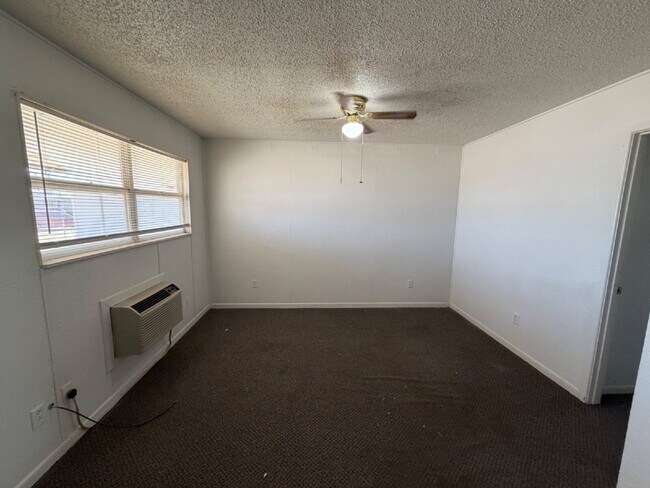 Building Photo - MOVE IN SPECIAL- Cozy 1-Bedroom Unit in Lubbock – Ideal for Urban Living!