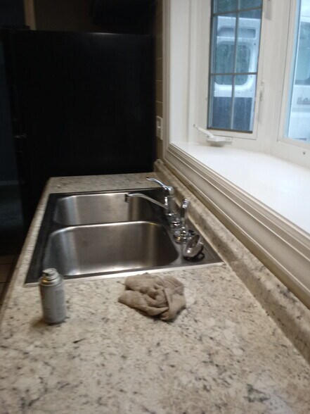 Building Photo - 2817 Rowell St