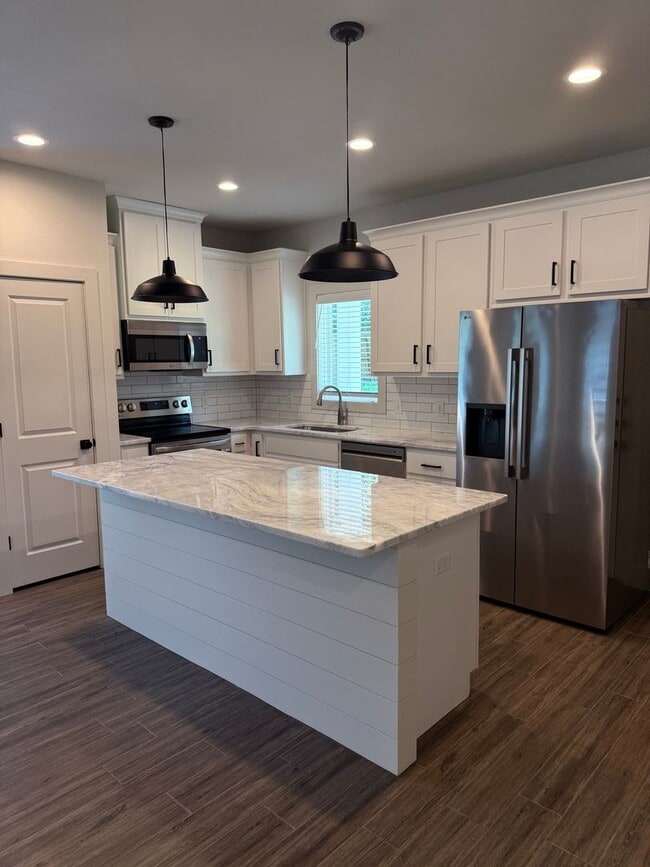 Building Photo - 1412 Magnolia Dr