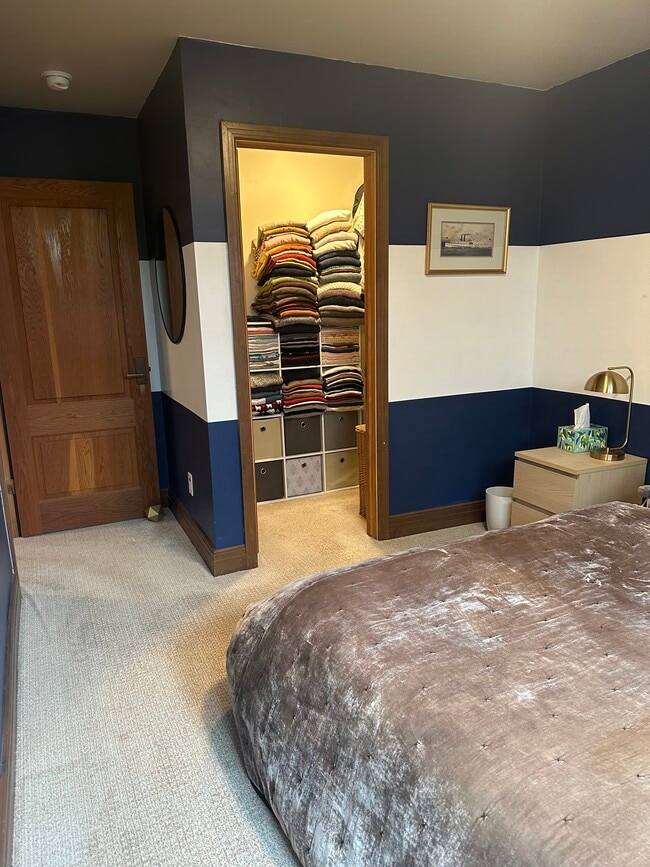 Building Photo - 640 Lincoln Ave