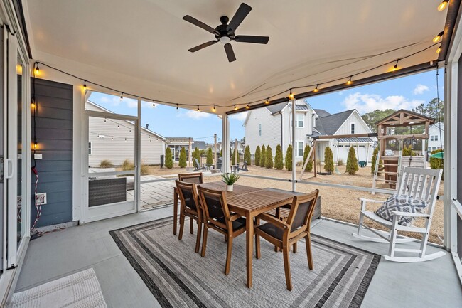 Building Photo - Exquisite 4 Bedroom/4 bath home in the Wyn...