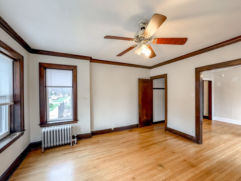Building Photo - 4608 N Kildare Ave