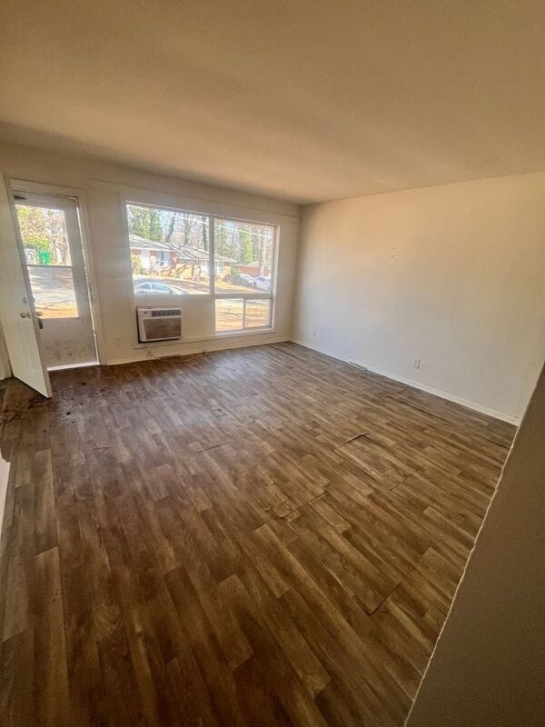 Building Photo - 532 Camrose Dr