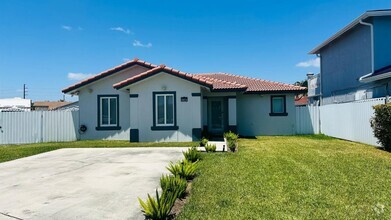 Building Photo - 28104 SW 135th Ave