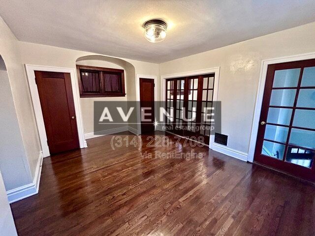 Building Photo - 2633 Russell Blvd