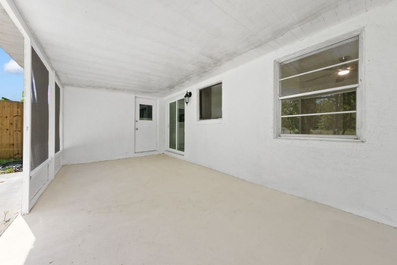 Building Photo - 2393 Victor Rd
