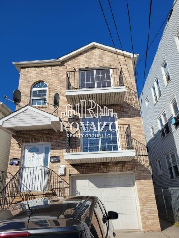 Building Photo - 921 Hunterdon St