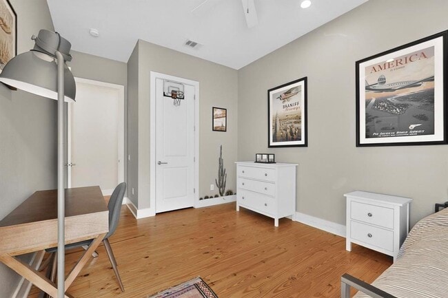 Building Photo - 807 W Gibson St