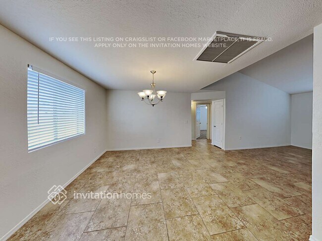 Building Photo - 1122 W Grandview St