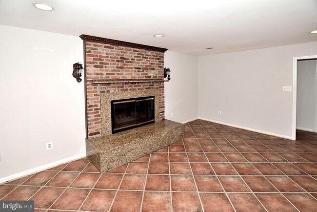 Building Photo - 11093 Robert Carter Rd