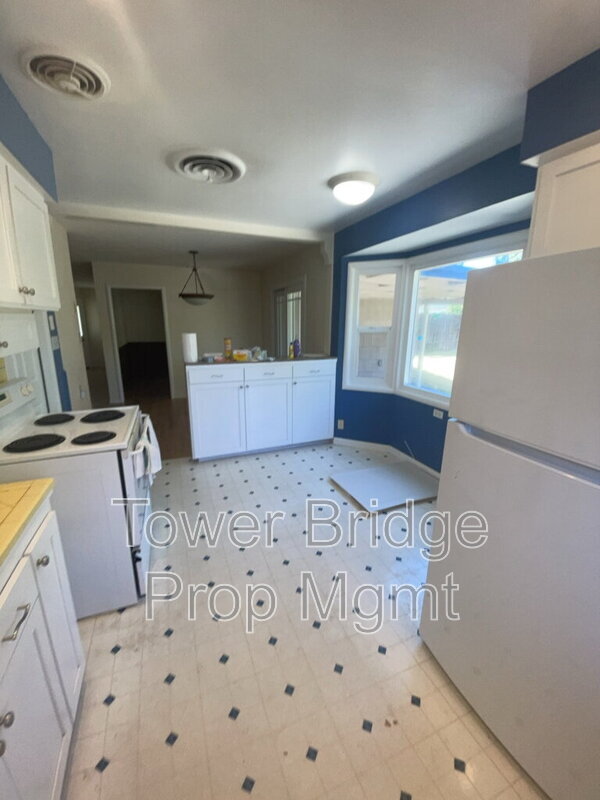 Building Photo - 3751 El Ricon Way