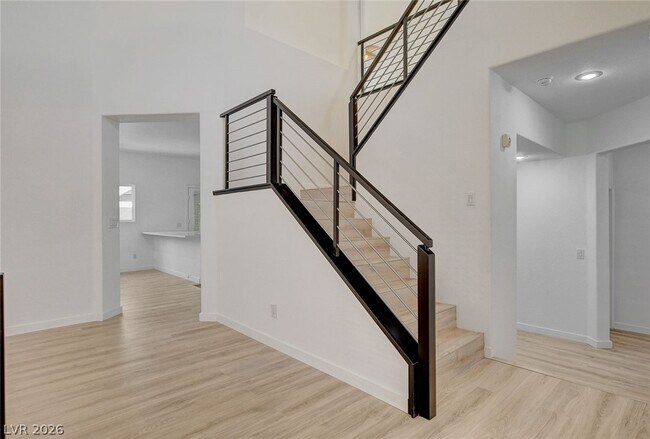 Building Photo - 8401 Desert Quail Dr
