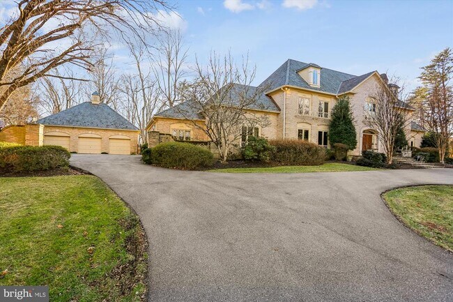 Building Photo - 9939 Bentcross Dr