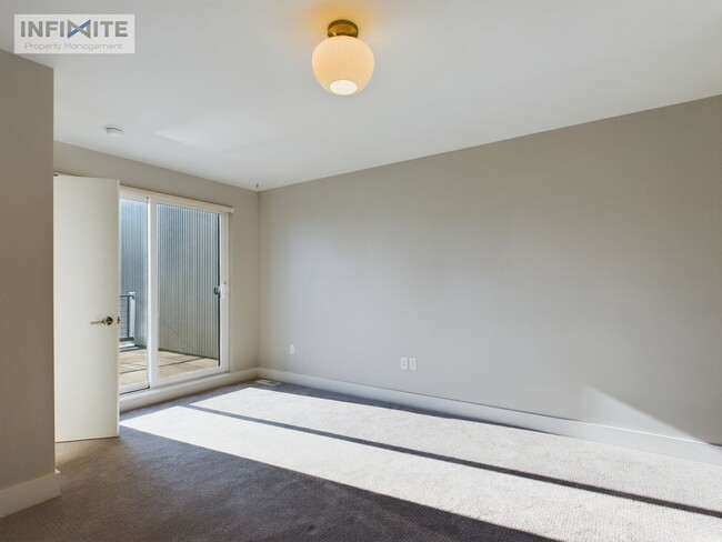 Building Photo - Natural Light Galore!