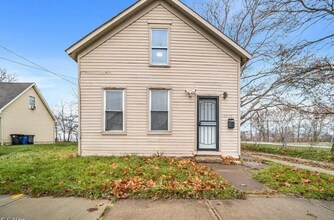 Building Photo - Comfortable  3-Bedroom Home in Cleveland