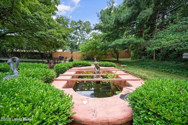 Building Photo - 2102 Northfield Dr