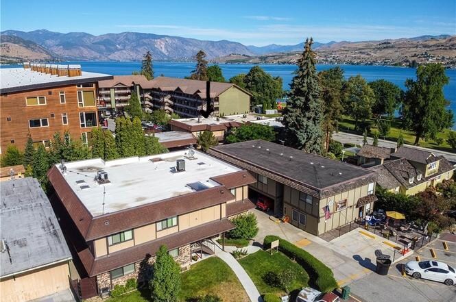 Building Photo - 113 N E Center St