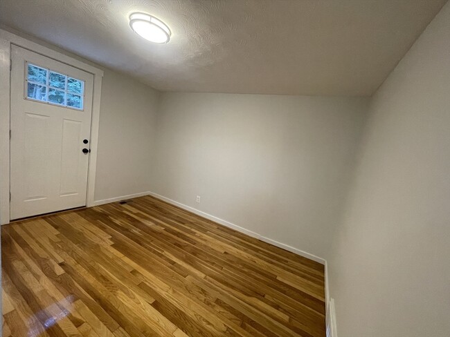 Building Photo - 48 Bornwood Dr