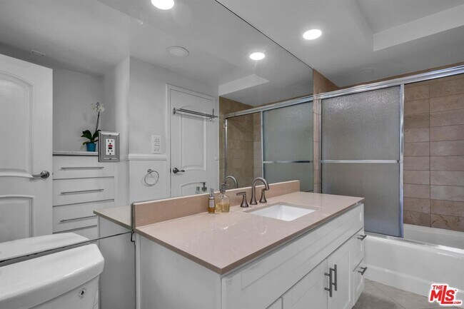 Building Photo - 4316 Marina City Dr