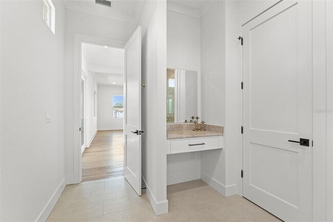 Building Photo - 500 E Davis Blvd