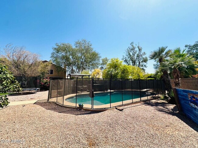 Building Photo - 727 W Mendoza Cir