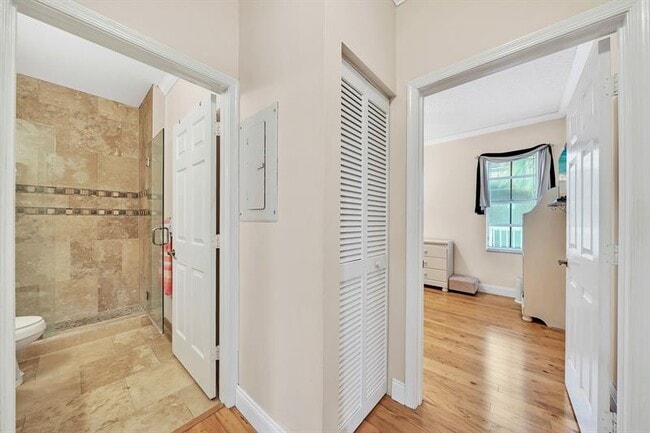 Building Photo - 7644 Elm Ridge Dr