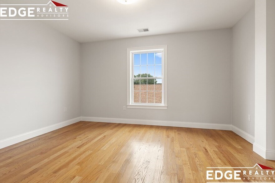 Building Photo - 58 Holton St