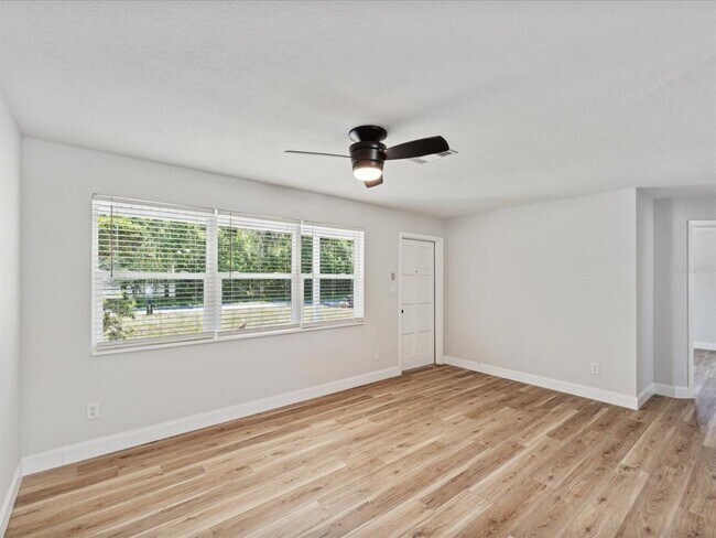 Building Photo - 5425 Waters Edge Dr