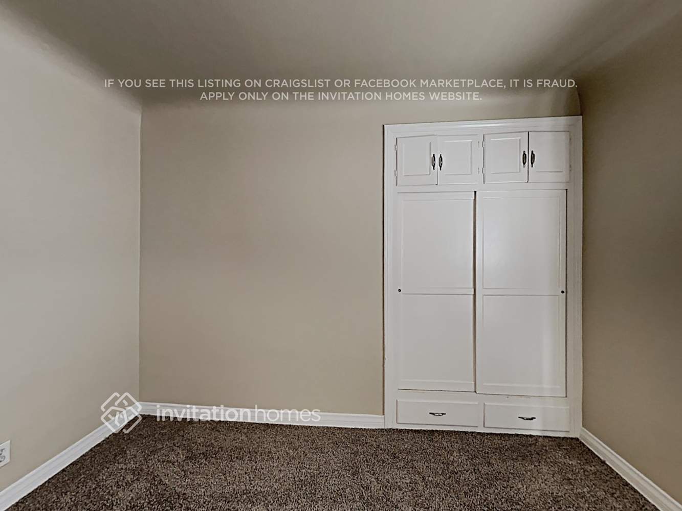 Building Photo - 1852 W 78th St