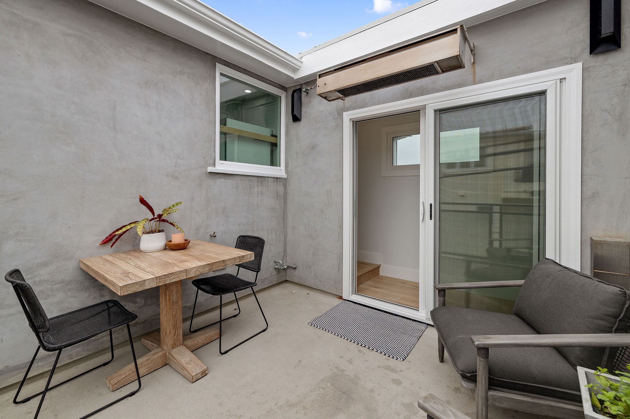 Building Photo - 316 1st St