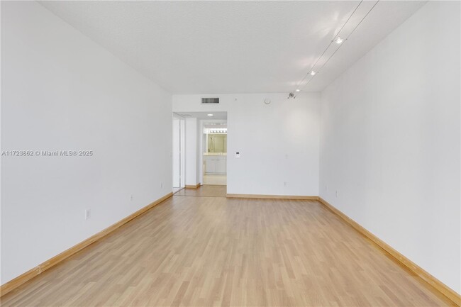 Building Photo - 21055 Yacht Club Dr