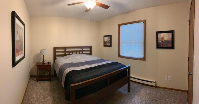 Building Photo - 334 4th St N