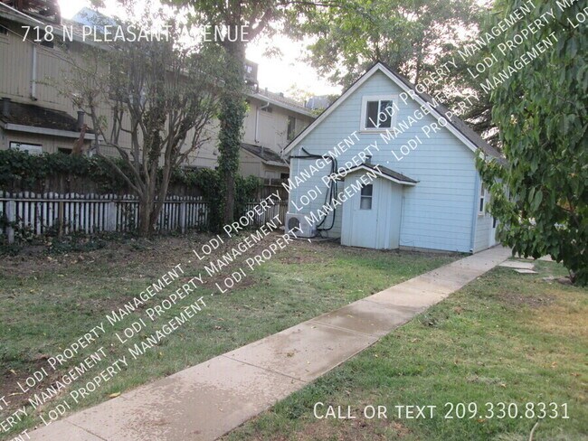 Building Photo - 718 N Pleasant Ave
