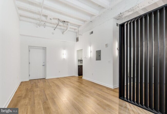 Building Photo - 109 W Wildey St
