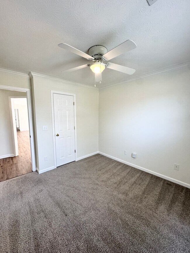 Building Photo - ** 3 bed 2 bath located in Thorington Trace ** Call 334-366-9198 for a self showing