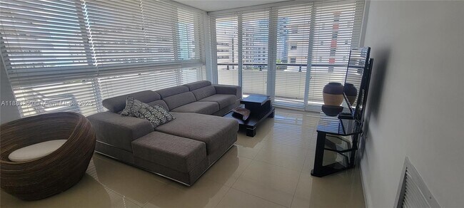 Building Photo - 3200 Collins Ave