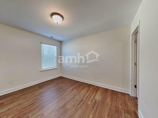 Building Photo - 124 Gregory Dr