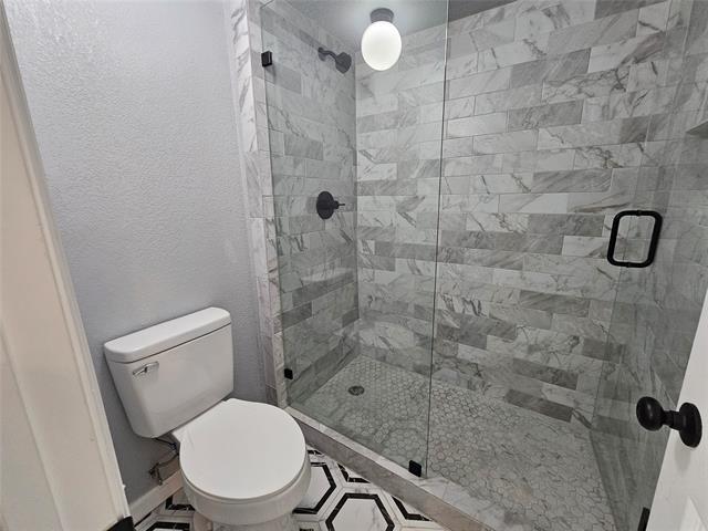 Building Photo - 4806 Cliffwood Dr