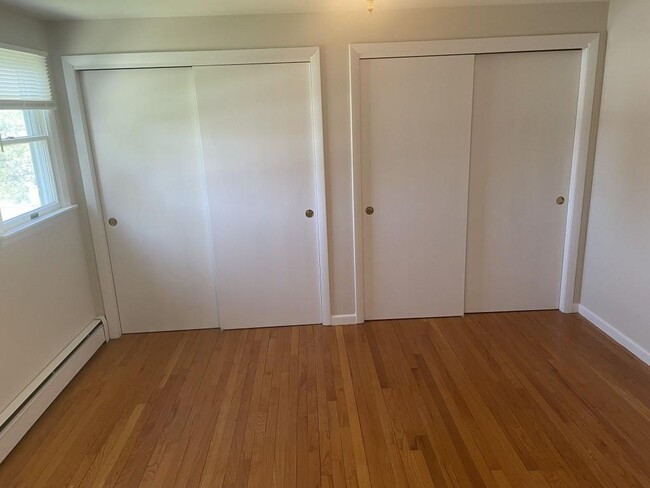 Building Photo - 5 Pine Crest Dr