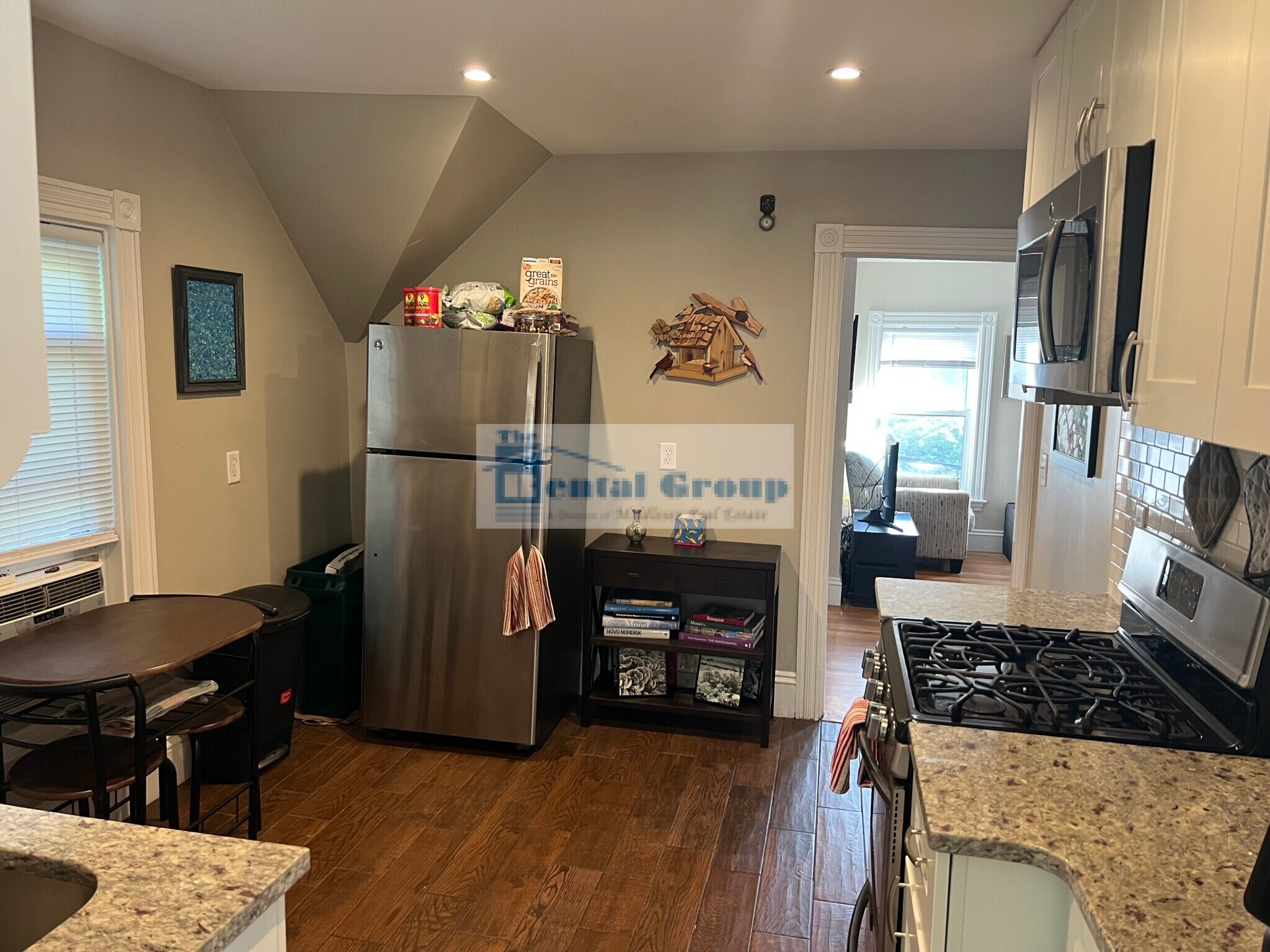 Building Photo - 26 Rand St