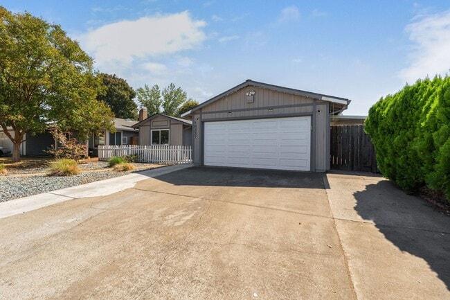 Building Photo - 10222 Sunol Way