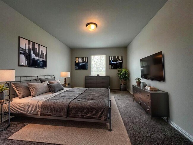 Building Photo - 2018 Matlock Cir